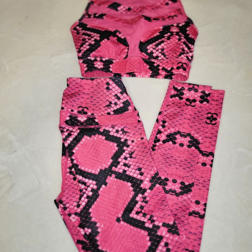 NEW Women's Pink 2 piece sports set